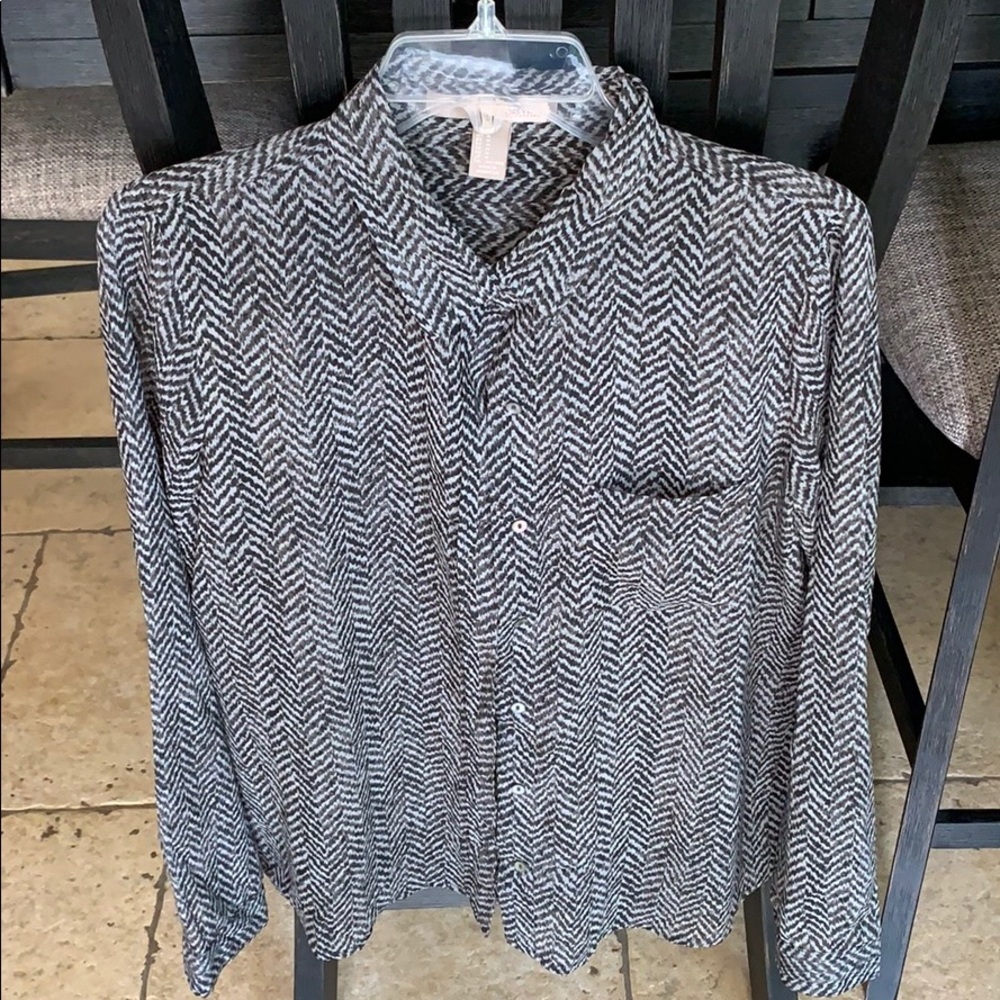 Long sleeve button up Blouce